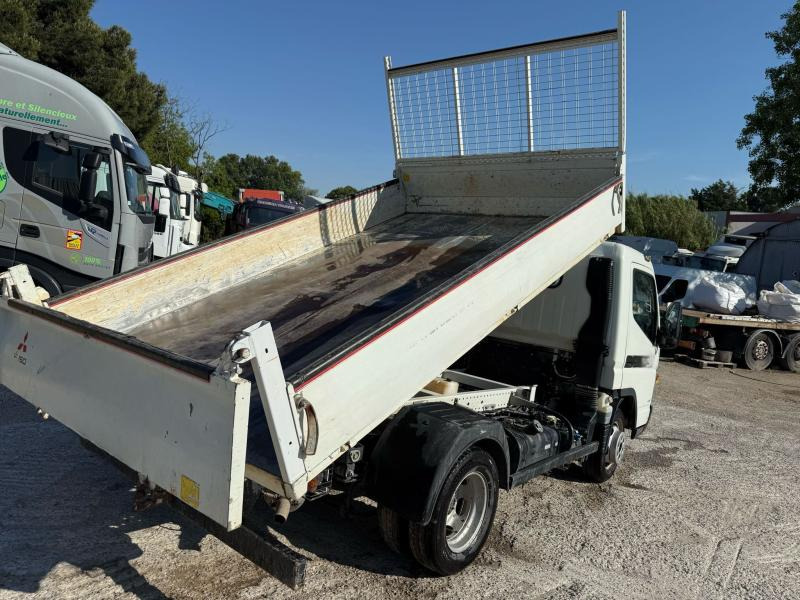 Mitsubishi Fuso Canter 3C15 - Autoutilitară basculantă: Foto 5 Mitsubishi Fuso Canter 3C15 - Autoutilitară basculantă: Foto 5