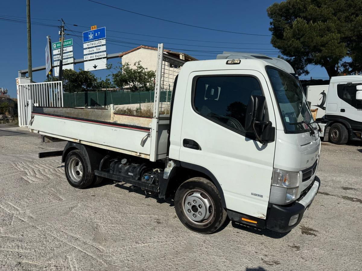 Mitsubishi Fuso Canter 3C15 - Autoutilitară basculantă: Foto 3 Mitsubishi Fuso Canter 3C15 - Autoutilitară basculantă: Foto 3