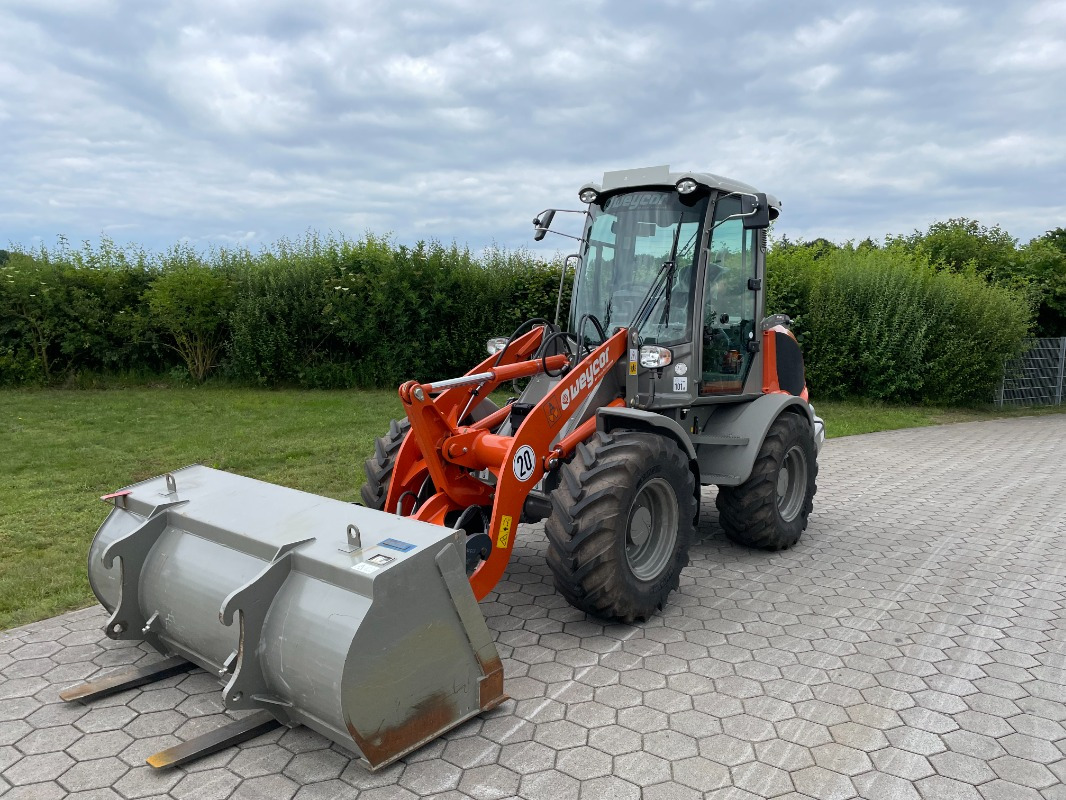 Atlas AR420SL - Încărcător frontal pe pneuri: Foto 1 Atlas AR420SL - Încărcător frontal pe pneuri: Foto 1