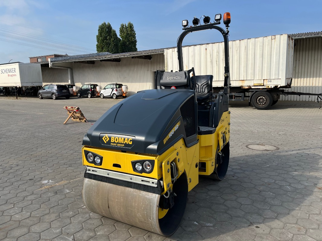Bomag BW100AD-5 - Cilindru compactor: Foto 1 Bomag BW100AD-5 - Cilindru compactor: Foto 1