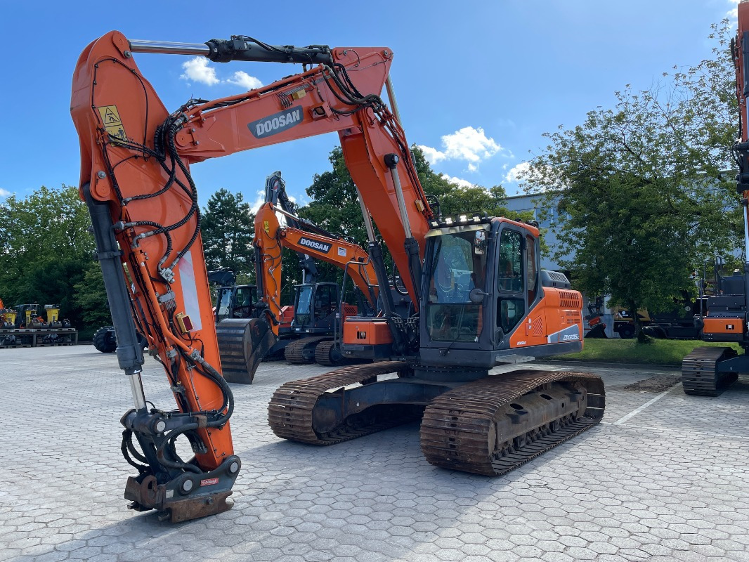 Doosan DX235LC-5 - Excavator pe şenile: Foto 1 Doosan DX235LC-5 - Excavator pe şenile: Foto 1