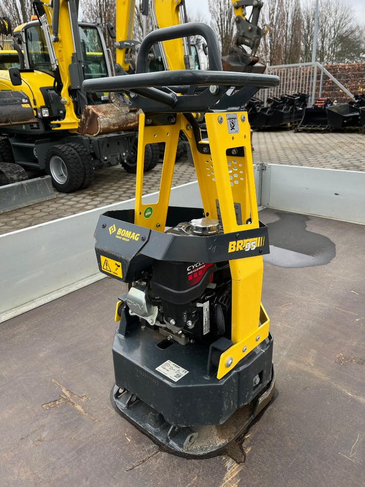 Bomag BR95 - Utilaje constructii: Foto 3 Bomag BR95 - Utilaje constructii: Foto 3