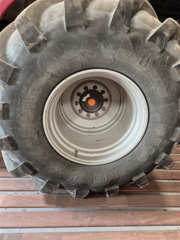 Combină de recoltat cereale Case IH Axial-Flow 8010 MacDon skærebord: Foto 9