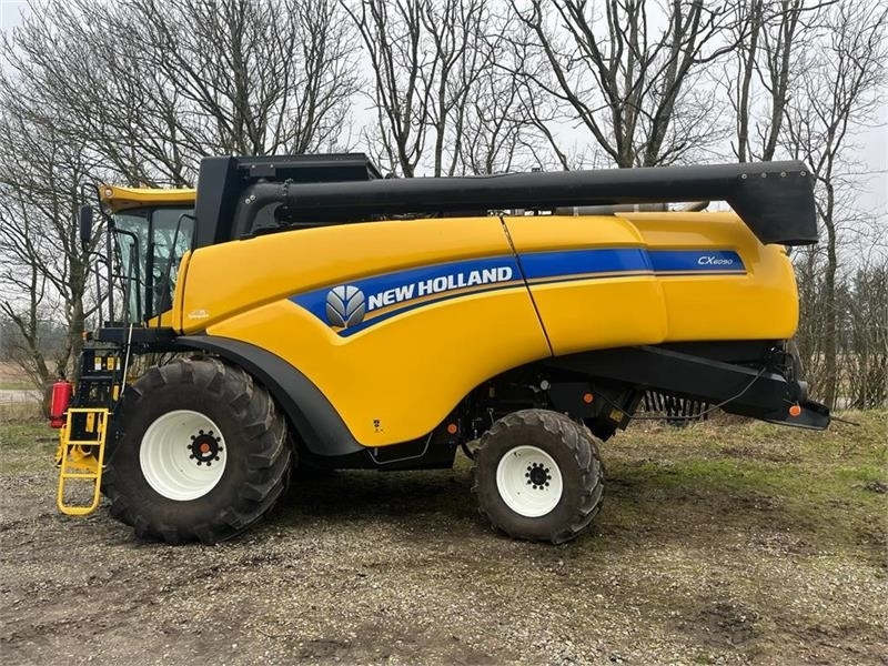 New Holland CX 6090 4wd - Combină de recoltat cereale: Foto 2 New Holland CX 6090 4wd - Combină de recoltat cereale: Foto 2