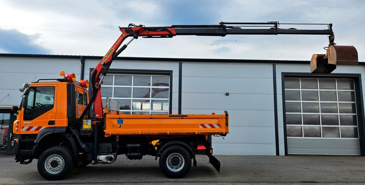 Iveco Trakker 190T33 4x4 Euro5 Kran Palfinger Funk - Camion basculantă, Camion cu macara: Foto 2 Iveco Trakker 190T33 4x4 Euro5 Kran Palfinger Funk - Camion basculantă, Camion cu macara: Foto 2
