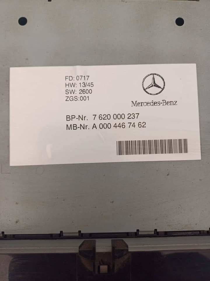 Autoradio Mercedes-Benz Actros MP4 - Sistem electric: Foto 2 Autoradio Mercedes-Benz Actros MP4 - Sistem electric: Foto 2