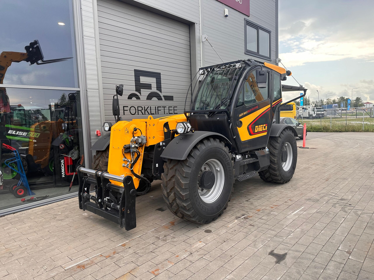 Dieci Agri Max 65.8 VS EVO2 GD - Stivuitor telescopic: Foto 1 Dieci Agri Max 65.8 VS EVO2 GD - Stivuitor telescopic: Foto 1