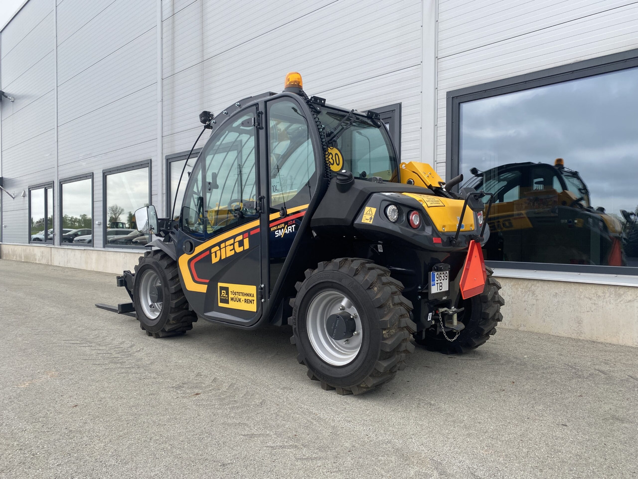 Dieci Mini Agri 20.4 SMART 37 kW - Stivuitor telescopic: Foto 2 Dieci Mini Agri 20.4 SMART 37 kW - Stivuitor telescopic: Foto 2