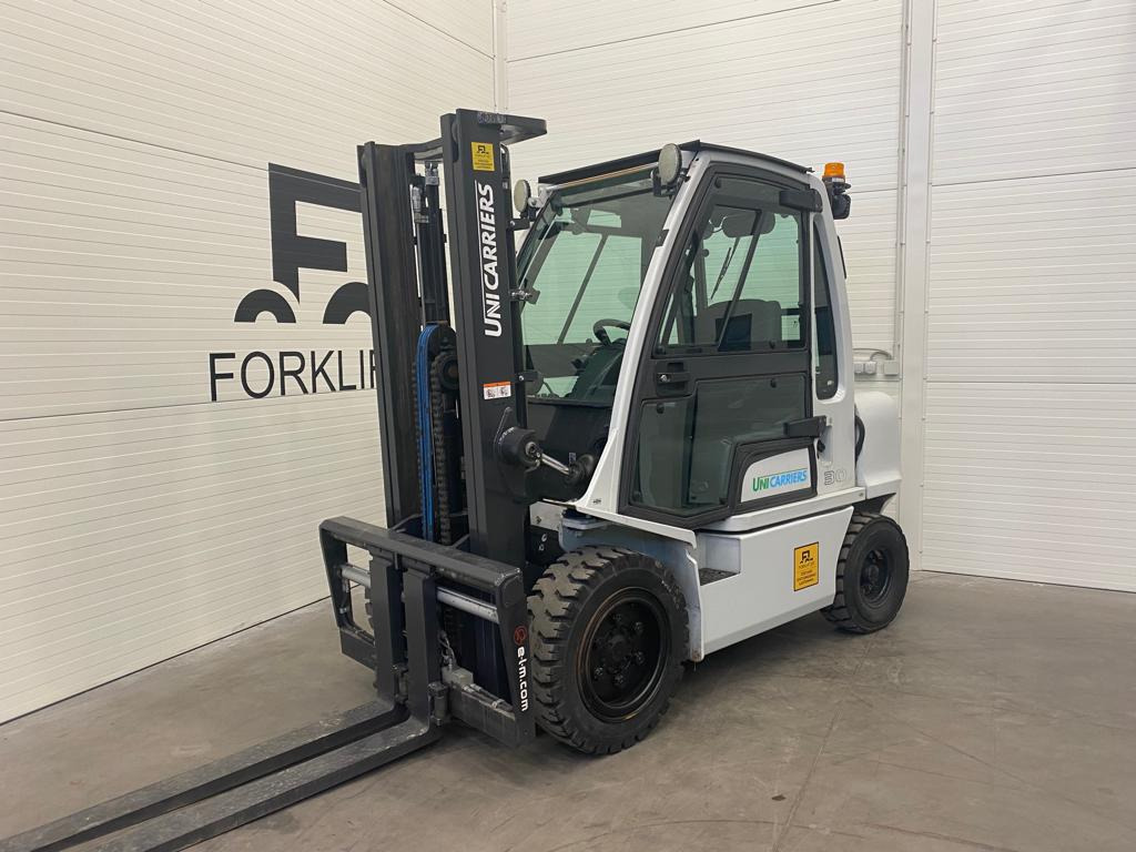 Unicarriers YG1D2A30Q - Stivuitor diesel: Foto 1 Unicarriers YG1D2A30Q - Stivuitor diesel: Foto 1
