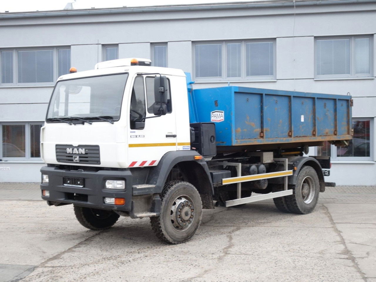 MAN 18.220 4x4 Neue Aufbau 2023 TOP 18.220 4x4 Neue Aufbau 2023 TOP - Camion transport containere/ Swap body, Camion cu macara: Foto 1 MAN 18.220 4x4 Neue Aufbau 2023 TOP 18.220 4x4 Neue Aufbau 2023 TOP - Camion transport containere/ Swap body, Camion cu macara: Foto 1