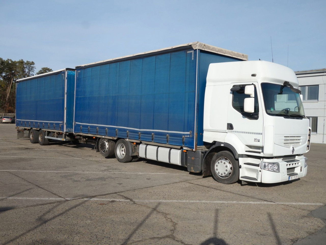 Renault Premium 460 EEV + Svan 120m3 Durchfahren - Camion cu prelată: Foto 2 Renault Premium 460 EEV + Svan 120m3 Durchfahren - Camion cu prelată: Foto 2