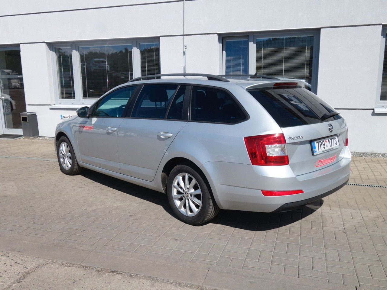 Škoda Octavia Combi Ambition 1,6 TDI, DSG, Navi, Clima - Mașină break: Foto 4 Škoda Octavia Combi Ambition 1,6 TDI, DSG, Navi, Clima - Mașină break: Foto 4
