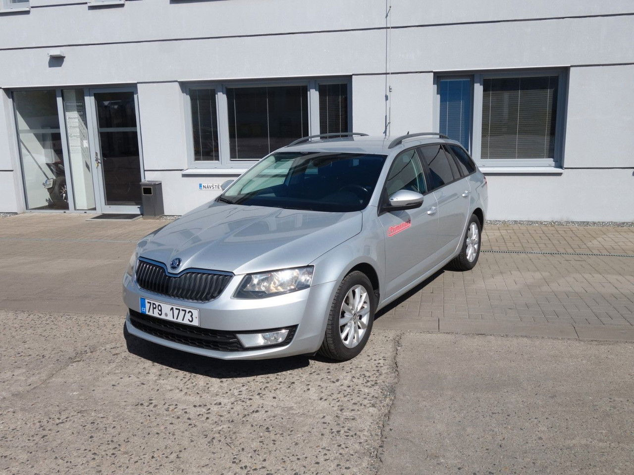 Škoda Octavia Combi Ambition 1,6 TDI, DSG, Navi, Clima - Mașină break: Foto 1 Škoda Octavia Combi Ambition 1,6 TDI, DSG, Navi, Clima - Mașină break: Foto 1