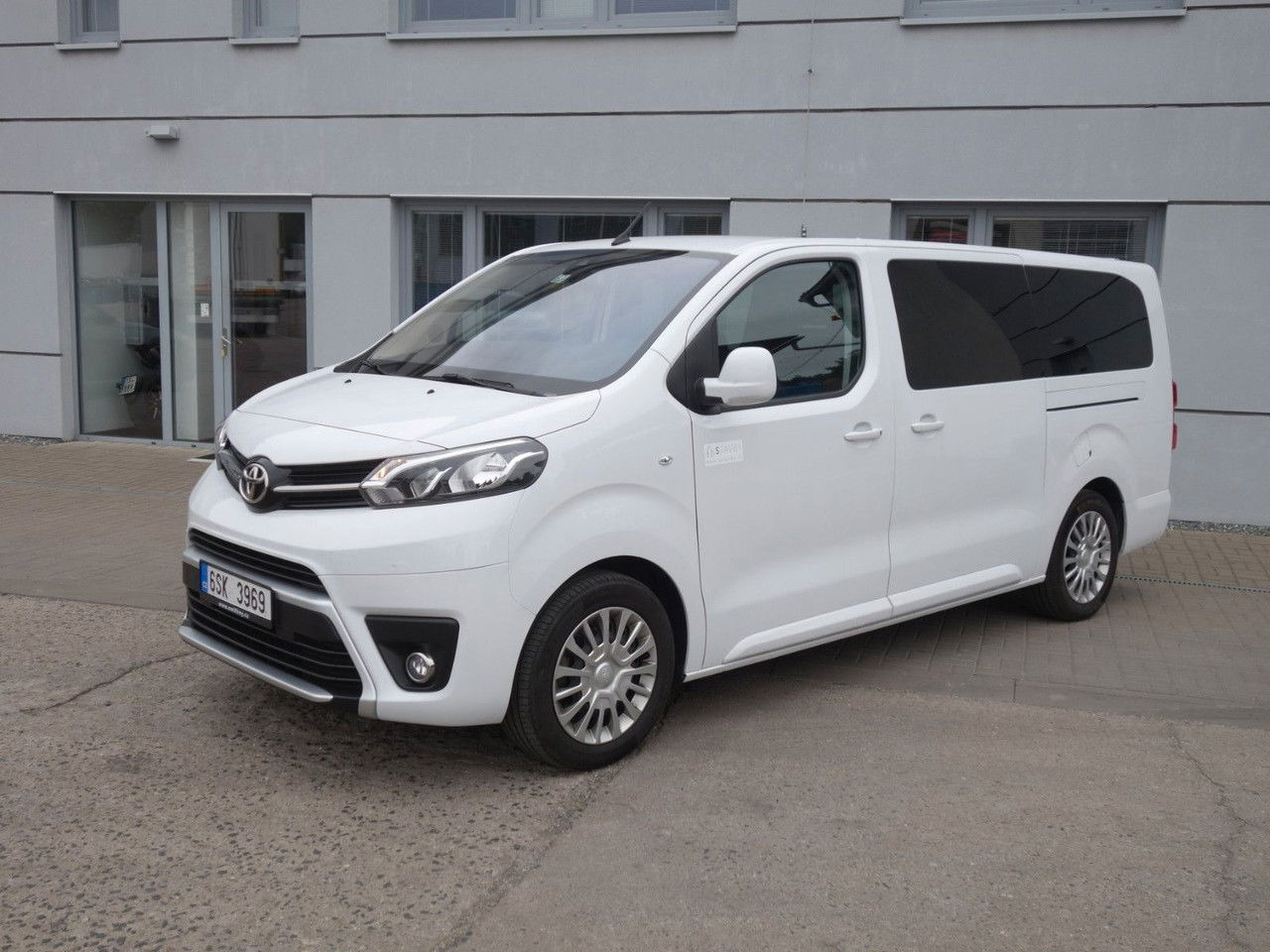 Toyota ProAce Verso L2 Shuttle Comfort - Transport persoane: Foto 1 Toyota ProAce Verso L2 Shuttle Comfort - Transport persoane: Foto 1