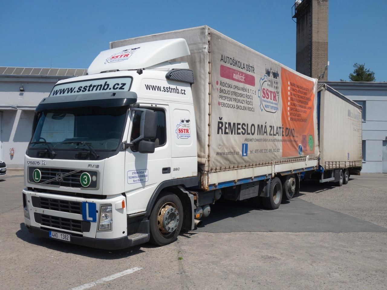 Volvo FM 380 6x2 + Panav Anhänger - Camion cu prelată: Foto 1 Volvo FM 380 6x2 + Panav Anhänger - Camion cu prelată: Foto 1