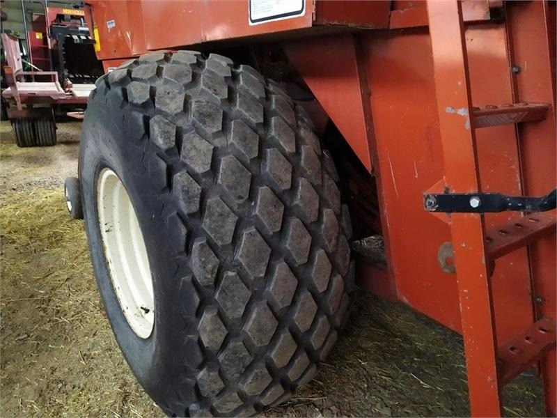 Hesston 4900 - Presă baloţi dreptunghiulari: Foto 5 Hesston 4900 - Presă baloţi dreptunghiulari: Foto 5