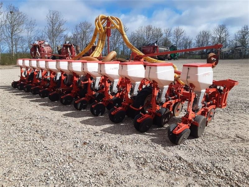 Maschio Gaspardo Manta XL 12 rk med PA1 fronttank - Semănătoare: Foto 1 Maschio Gaspardo Manta XL 12 rk med PA1 fronttank - Semănătoare: Foto 1