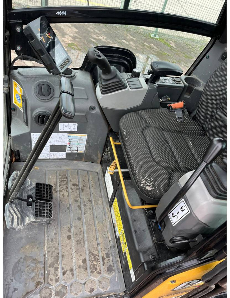 Excavator pe şenile CAT 301.8-05: Foto 9