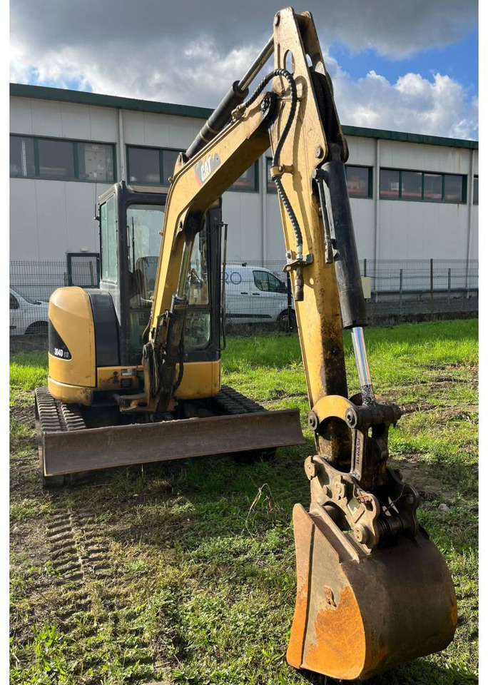 CAT 304DCR - Excavator pe şenile: Foto 3 CAT 304DCR - Excavator pe şenile: Foto 3