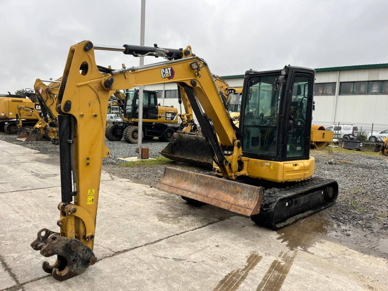 CAT 305E2CR - Excavator pe şenile: Foto 1 CAT 305E2CR - Excavator pe şenile: Foto 1