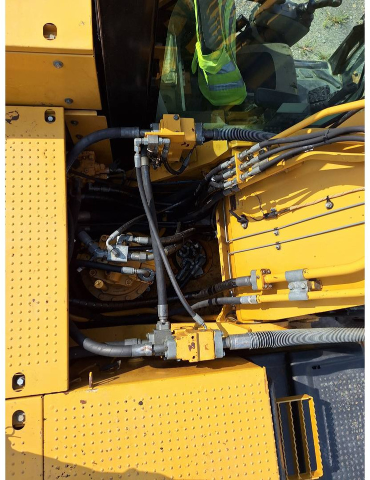 Excavator pe şenile CAT 329ELN: Foto 17 Excavator pe şenile CAT 329ELN: Foto 17