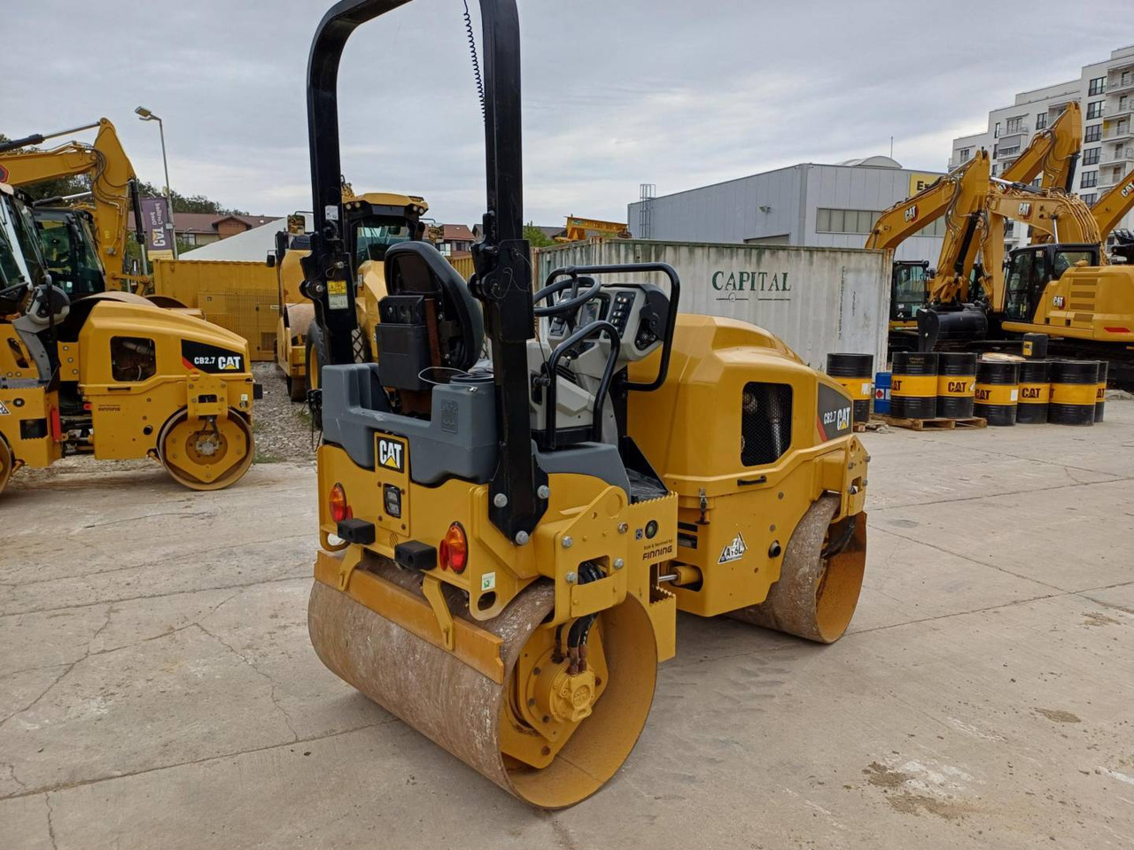 CAT CB2.7LRC - Cilindru compactor pentru asfalt: Foto 3 CAT CB2.7LRC - Cilindru compactor pentru asfalt: Foto 3