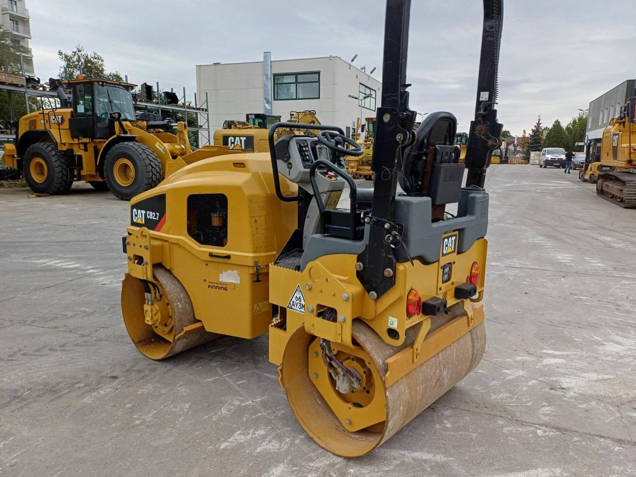 CAT CB2.7LRC - Cilindru compactor pentru asfalt: Foto 4 CAT CB2.7LRC - Cilindru compactor pentru asfalt: Foto 4