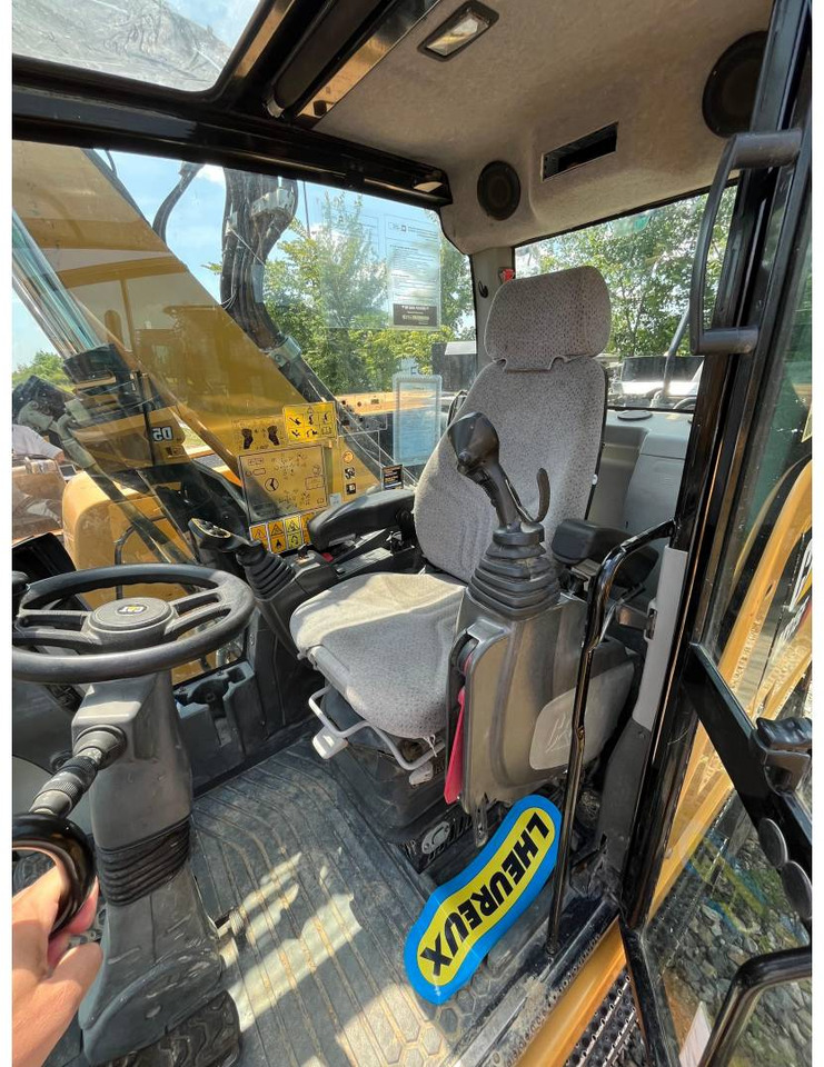 Excavator pe roţi CAT M315F: Foto 6