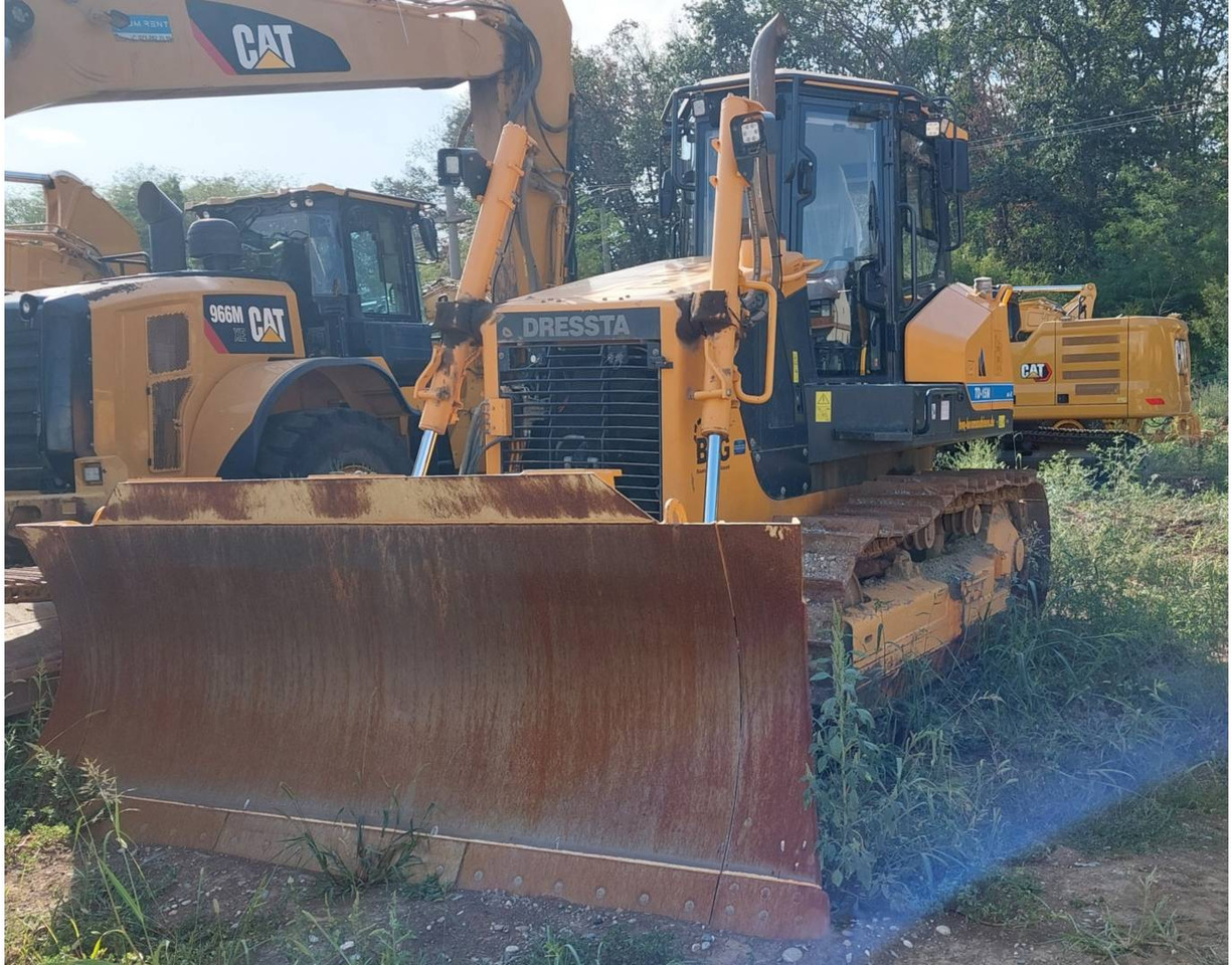 DRESSTA NORTH AMERICA TD-15M - Buldozer: Foto 1 DRESSTA NORTH AMERICA TD-15M - Buldozer: Foto 1