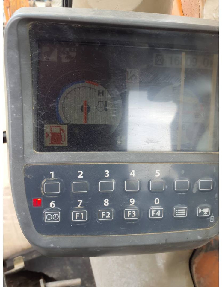 HITACHI ZX2400N-3 - Excavator pe şenile: Foto 5 HITACHI ZX2400N-3 - Excavator pe şenile: Foto 5