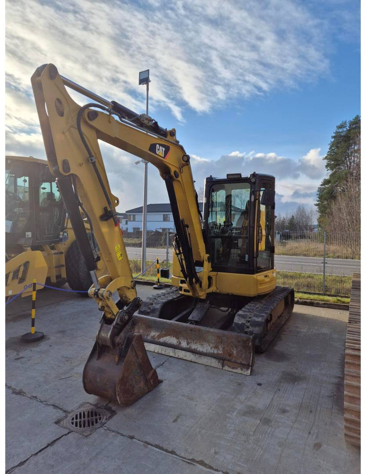 CAT 305.5E2CR - Excavator pe şenile: Foto 1 CAT 305.5E2CR - Excavator pe şenile: Foto 1