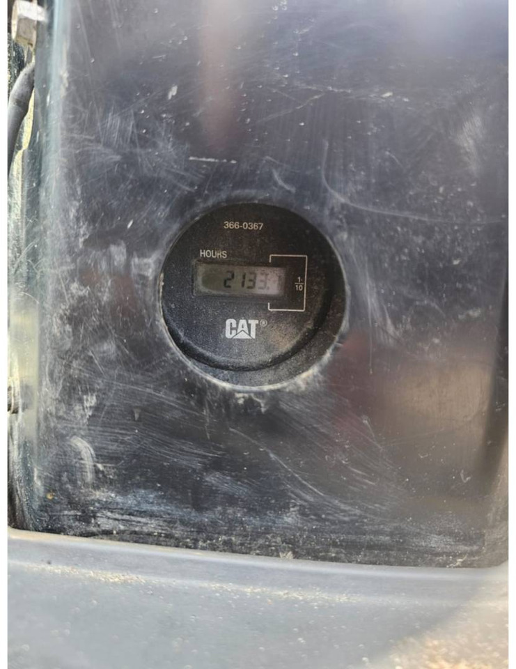 CAT 305.5E2CR - Excavator pe şenile: Foto 5 CAT 305.5E2CR - Excavator pe şenile: Foto 5