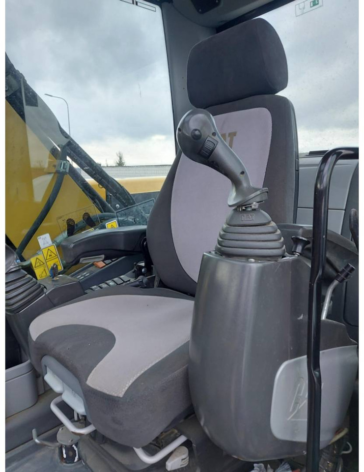 CAT M313D - Excavator pe roţi: Foto 5 CAT M313D - Excavator pe roţi: Foto 5