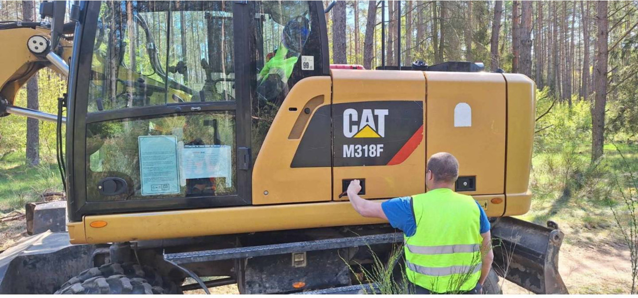 CAT M318F - Excavator pe roţi: Foto 4 CAT M318F - Excavator pe roţi: Foto 4