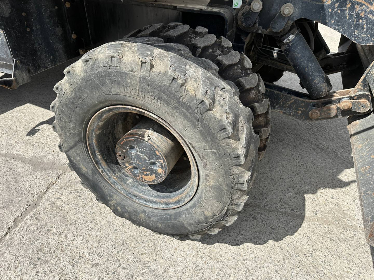 Excavator pe roţi CAT M318F: Foto 28