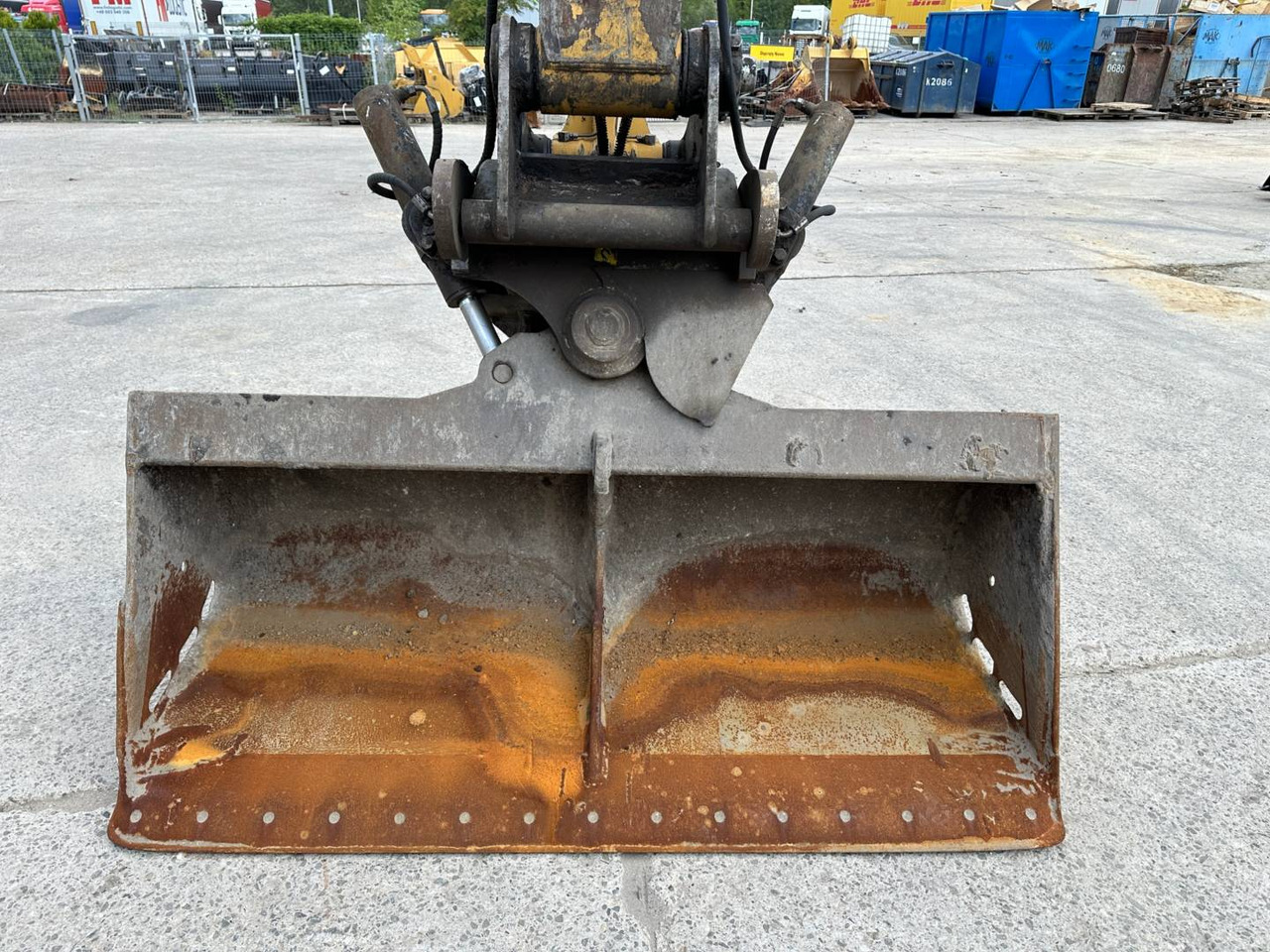 Excavator pe roţi CAT M318F: Foto 19