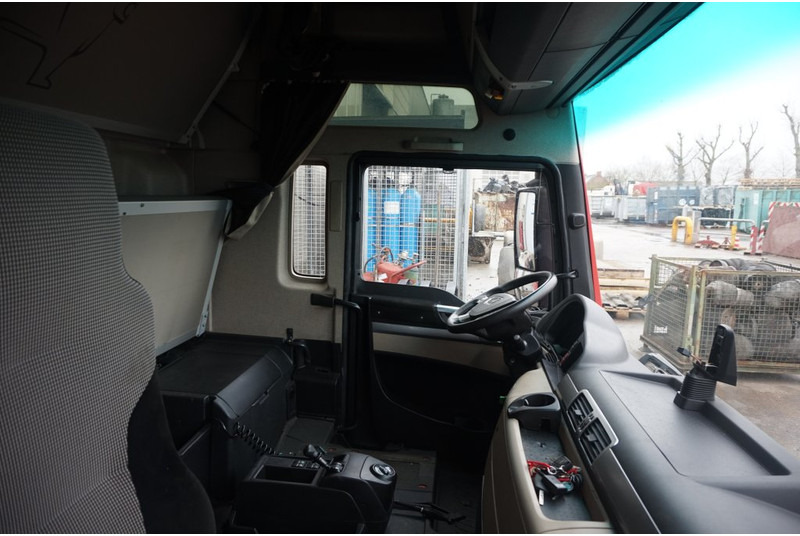 MAN F99L41 TGX XXL EURO6 81.60000-7925 - Cabină și interior pentru Camion: Foto 5 MAN F99L41 TGX XXL EURO6 81.60000-7925 - Cabină și interior pentru Camion: Foto 5