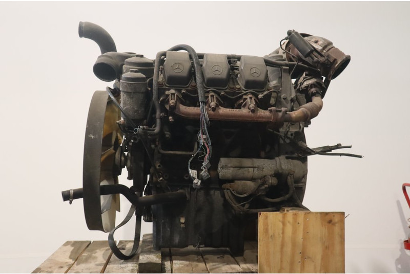 Mercedes-Benz OM501LA EURO3 410PS - Motor pentru Camion: Foto 3 Mercedes-Benz OM501LA EURO3 410PS - Motor pentru Camion: Foto 3