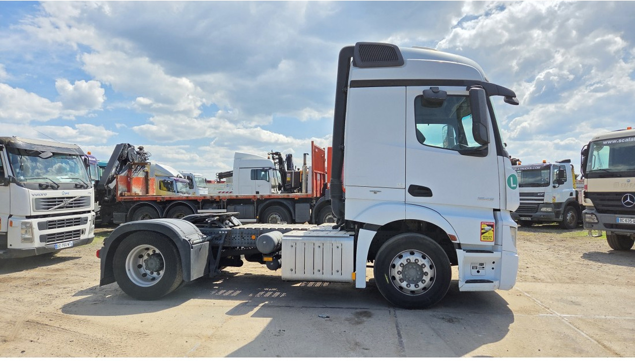 Mercedes Actros 1843 4X2 StreamSpace Retarder Parking Air conditioning PTO - Cap tractor: Foto 4 Mercedes Actros 1843 4X2 StreamSpace Retarder Parking Air conditioning PTO - Cap tractor: Foto 4