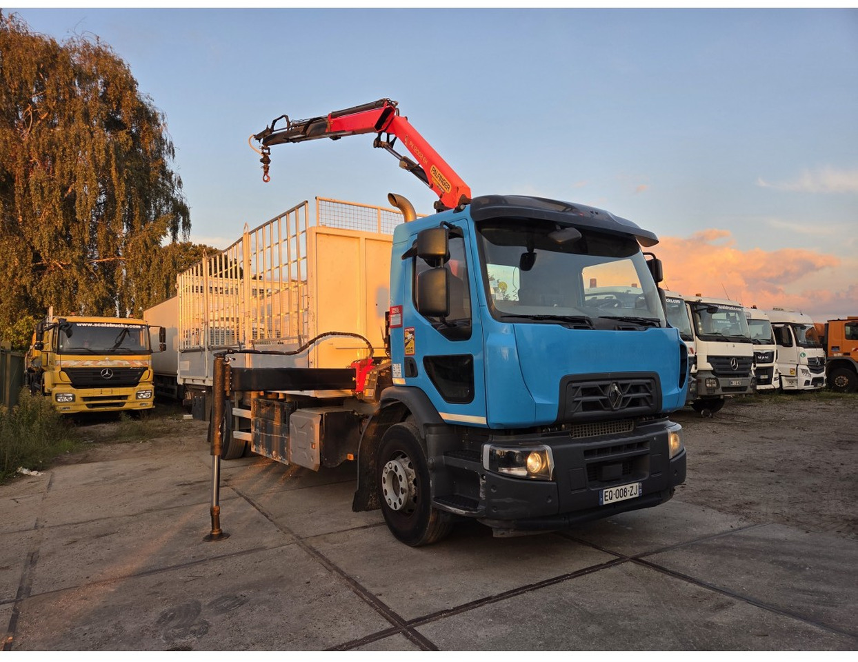 Renault C 280 4X2 Palfinger PK12002 EH Kran Crane Remote Control Automat flatbed truck - Camion platformă, Camion cu macara: Foto 4 Renault C 280 4X2 Palfinger PK12002 EH Kran Crane Remote Control Automat flatbed truck - Camion platformă, Camion cu macara: Foto 4