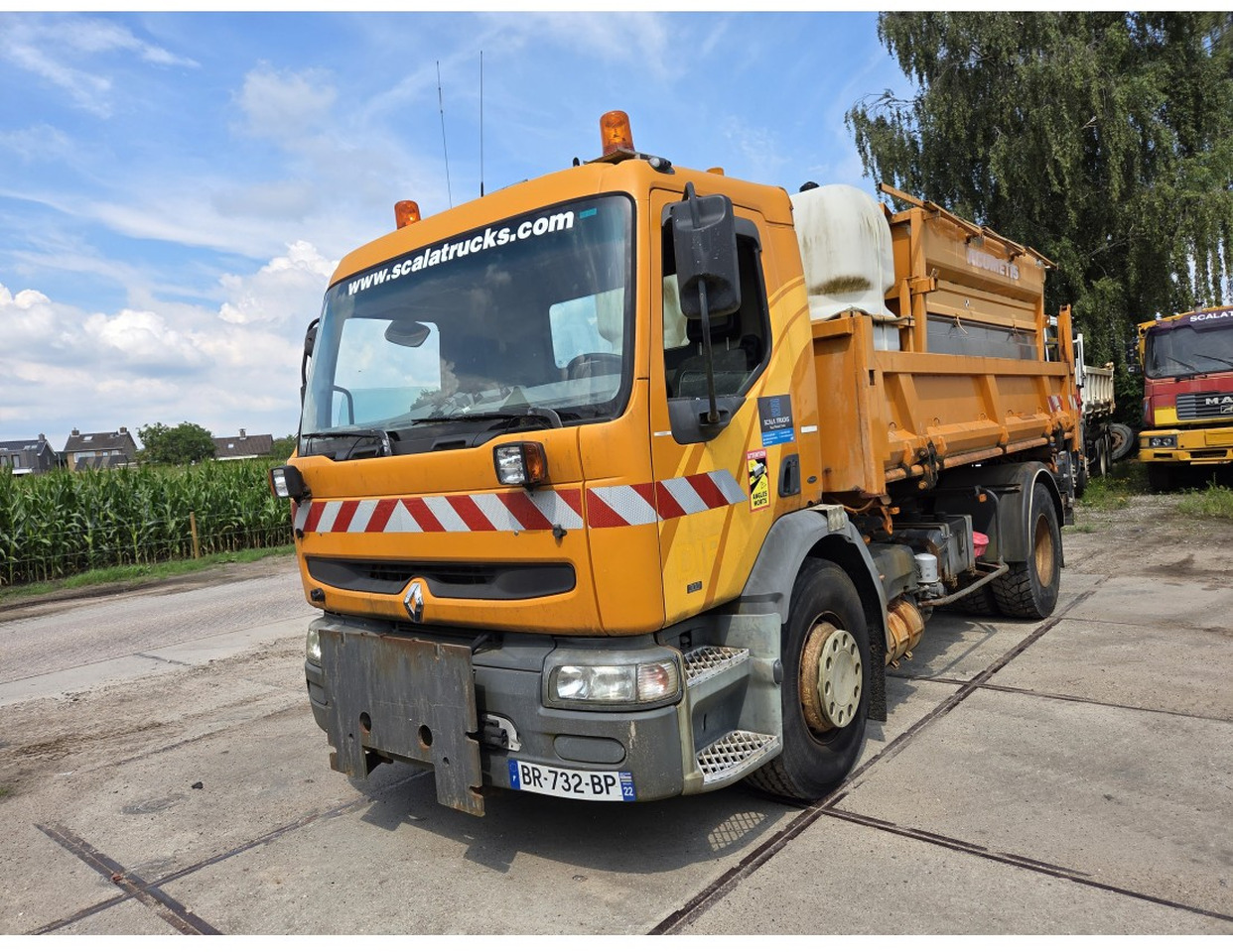 Renault Premium 300 4x2 Tipper Gritter Manual Gearbox Mechanical pump Pomp - Camion basculantă: Foto 1 Renault Premium 300 4x2 Tipper Gritter Manual Gearbox Mechanical pump Pomp - Camion basculantă: Foto 1