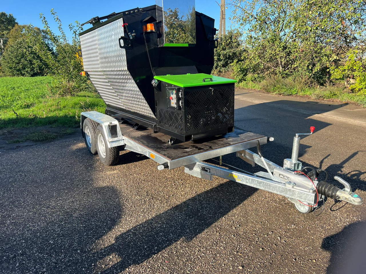 TICAB Asphalt Hot Box from the Manufacturer for 2,8 t, termiskais bunkurs asfaltam HB-2 - Maşină de asfaltat: Foto 1 TICAB Asphalt Hot Box from the Manufacturer for 2,8 t, termiskais bunkurs asfaltam HB-2 - Maşină de asfaltat: Foto 1