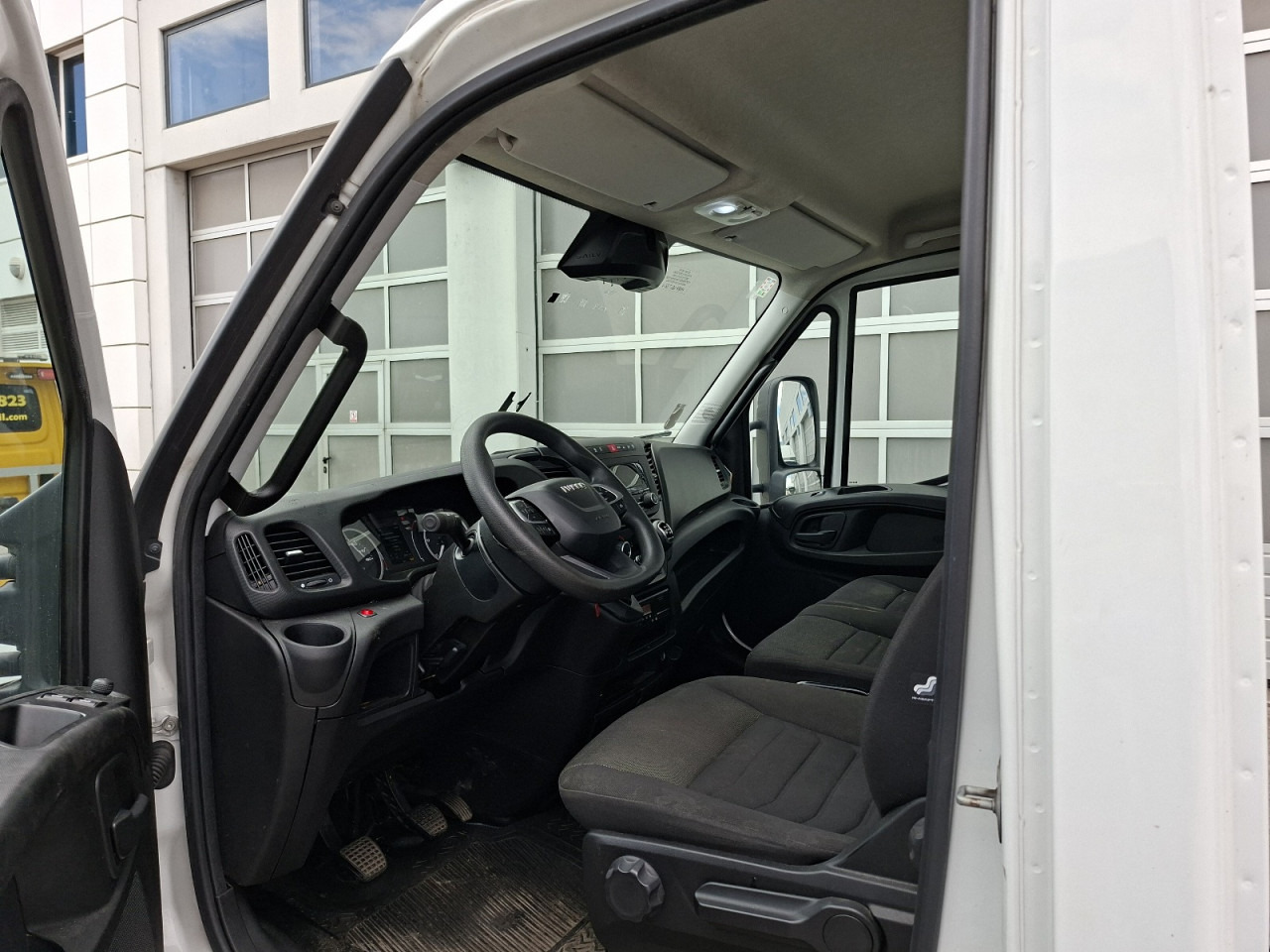 IVECO Daily 70C18H - Camion şasiu: Foto 5 IVECO Daily 70C18H - Camion şasiu: Foto 5