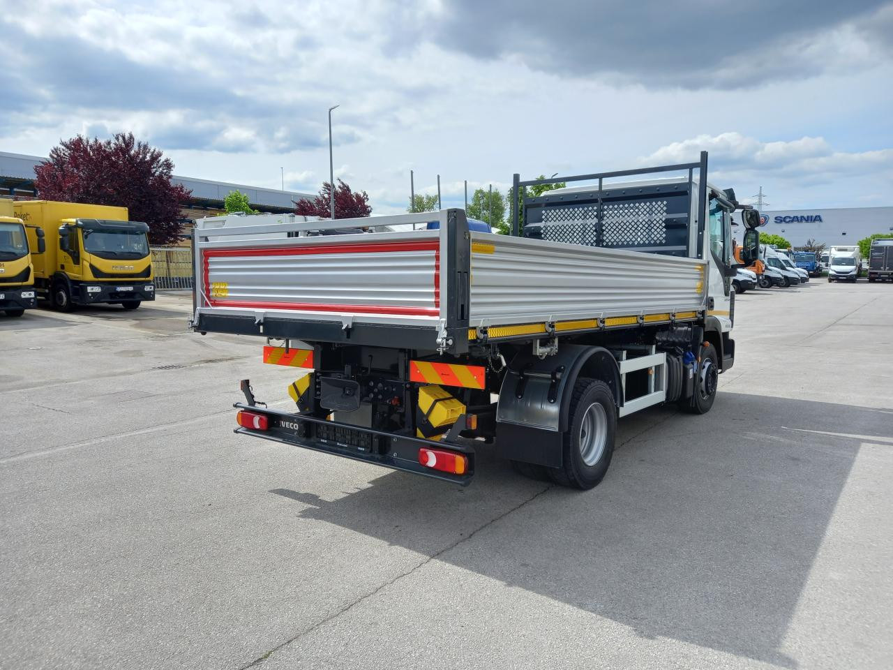 IVECO Eurocargo ML120EL25 - Camion basculantă: Foto 4 IVECO Eurocargo ML120EL25 - Camion basculantă: Foto 4