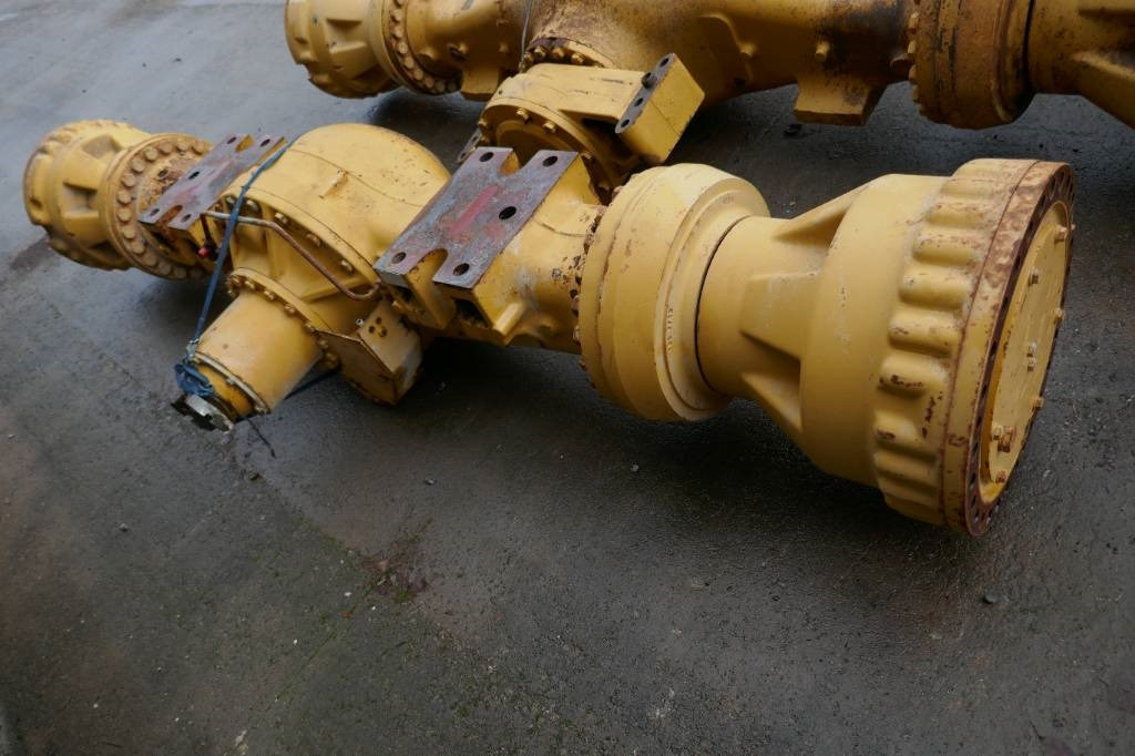 CAT 980G framaxel G1725389 - Punte şi piese pentru Utilaje constructii: Foto 2 CAT 980G framaxel G1725389 - Punte şi piese pentru Utilaje constructii: Foto 2