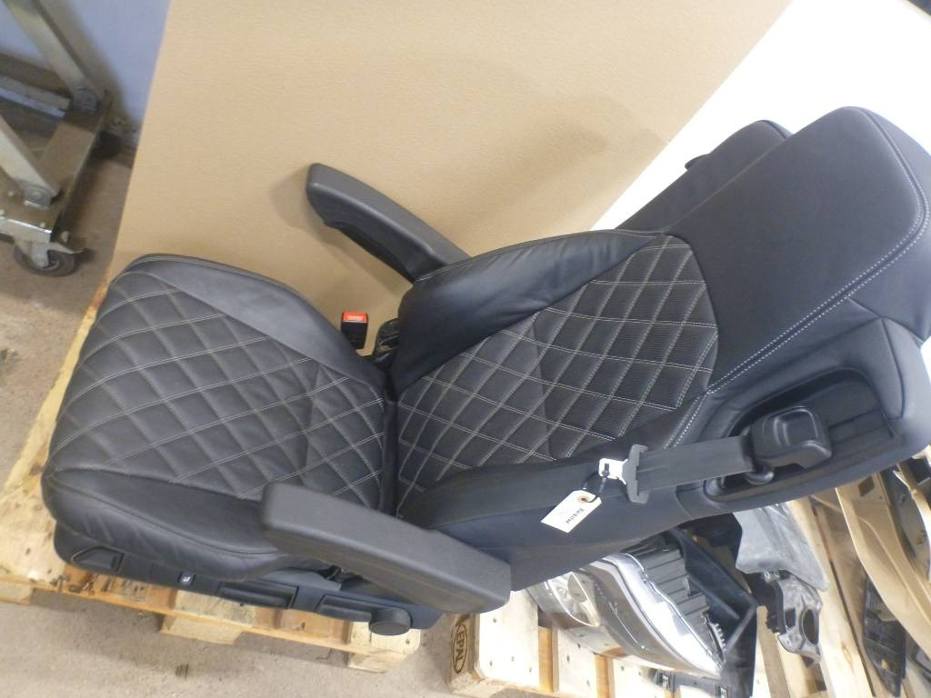 Mercedes-Benz Actros - Cabină pentru Camion: Foto 1 Mercedes-Benz Actros - Cabină pentru Camion: Foto 1