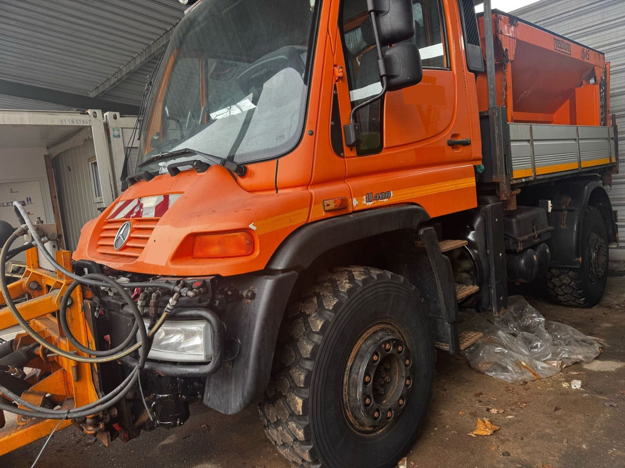 Unimog U400 4x4, Winterdienst, Schild+Streuer - Camion: Foto 4 Unimog U400 4x4, Winterdienst, Schild+Streuer - Camion: Foto 4