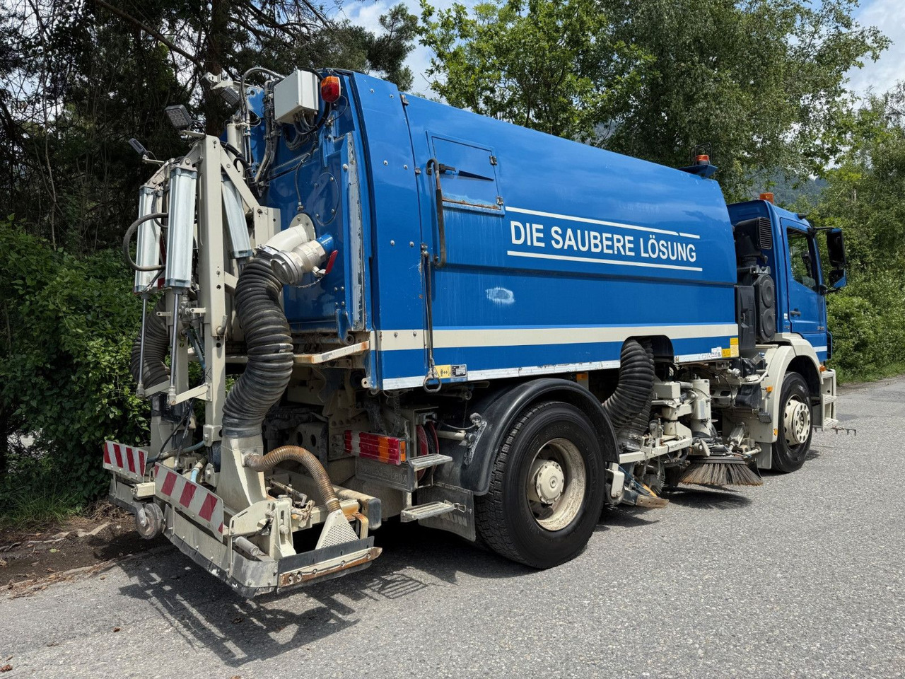Mercedes-Benz Axor 1829 4x2, E5, EPS, RHD, Faun Kehrmaschine - Măturătoare stradală: Foto 4 Mercedes-Benz Axor 1829 4x2, E5, EPS, RHD, Faun Kehrmaschine - Măturătoare stradală: Foto 4