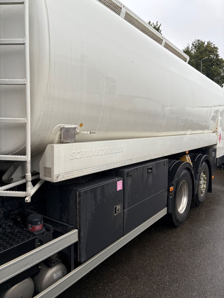 Renault T460 6x2, E6, ADR, Diesel/Benzin, Schwarzmueller - Camion cisternă: Foto 4 Renault T460 6x2, E6, ADR, Diesel/Benzin, Schwarzmueller - Camion cisternă: Foto 4