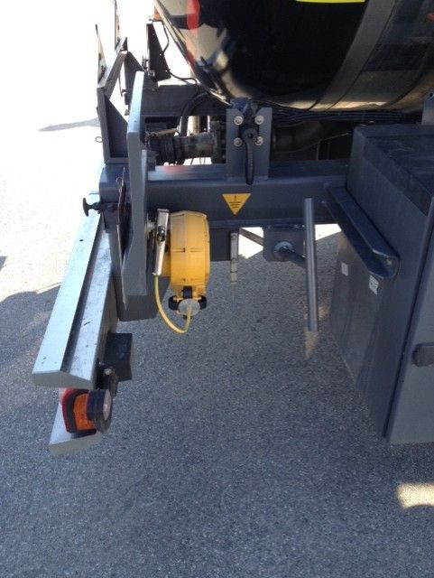 Semiremorcă cisternă Schwarzmüller C203 / C12, 2 Kammern, Bitumen, 33'000L Schwarzmüller C203 / C12, 2 Kammern, Bitumen, 33'000L: Foto 8 Semiremorcă cisternă Schwarzmüller C203 / C12, 2 Kammern, Bitumen, 33'000L Schwarzmüller C203 / C12, 2 Kammern, Bitumen, 33'000L: Foto 8